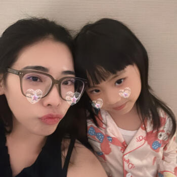 Babysitting job in Jakarta: babysitting job Dewi