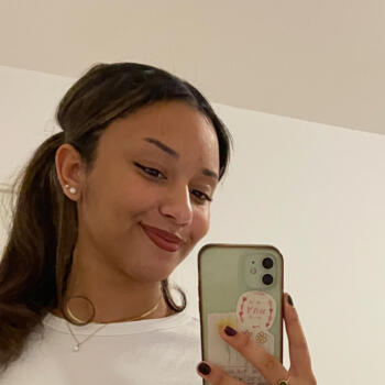 Babysitter in Pont-de-Metz: Nayanka