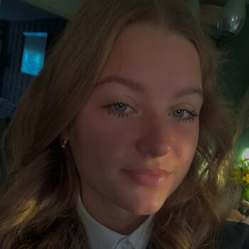 Babysitter in Bettystown: Evita