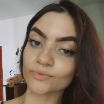 Babysitter in Anápolis: Jullya Gabriella