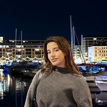 Babysitter in Marseille: Damya