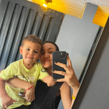 Emprego de babá em Brasília: emprego de babá Danielly