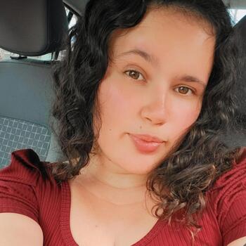 Babysitter in Pedro Leopoldo: Denise