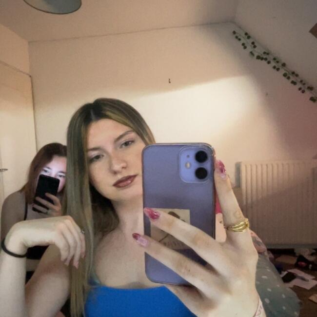 Babysitter in Leffrinckoucke: Chloe