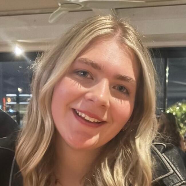 Babysitter in Melbourne: Juliette