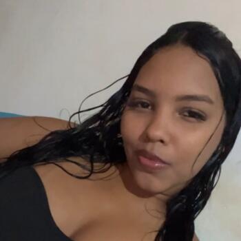 Babysitter Cuiabá: Emilly