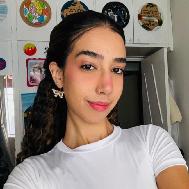 Babysitter in Belo Horizonte: Beatriz