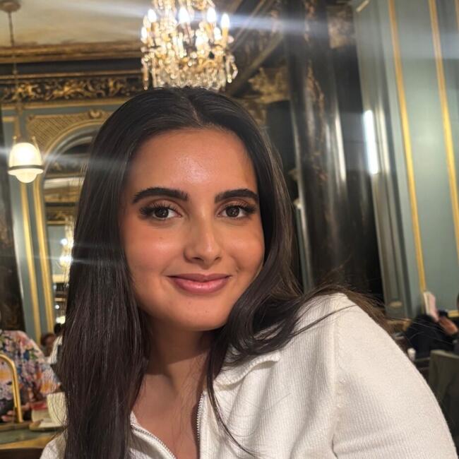 Babysitter in Paris: Zahira