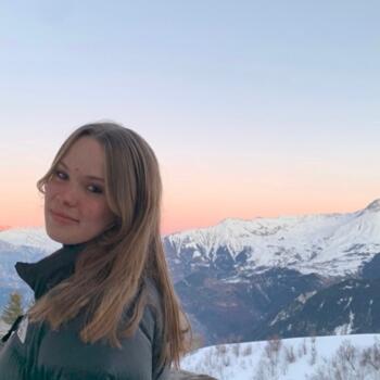 Babysitter in Lagny-sur-Marne: Julia