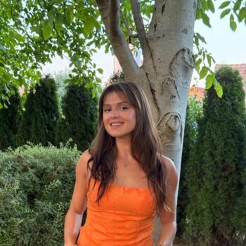 Varuška v Maribor: Dora