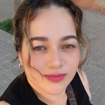 Babysitter in Barcelona: Denia Janeth
