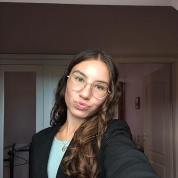 Babysitter in Cloyes-sur-le-Loir: Amandine