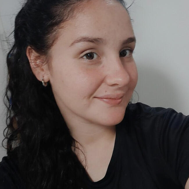 Babysitter in San Carlos: Luna Nicole