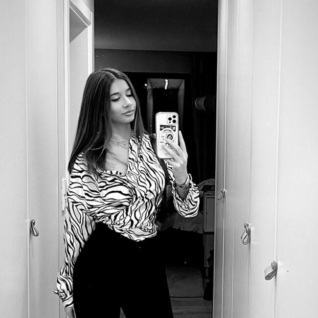 Babysitter in Tournai: Violeta