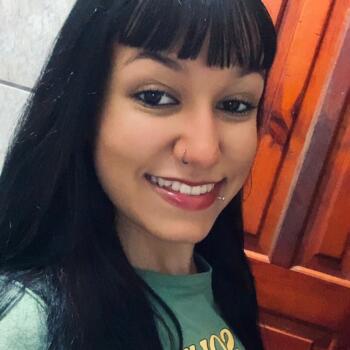 Babysitter in Jatai: Thallyse