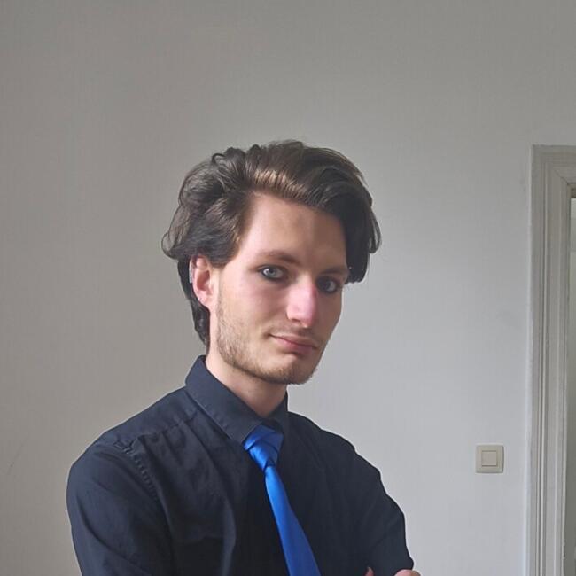 Barnevakt i Charleroi: Romain