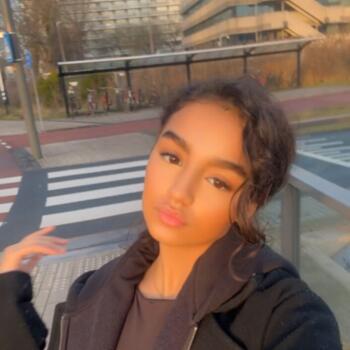 Oppas in Amsterdam: Lina