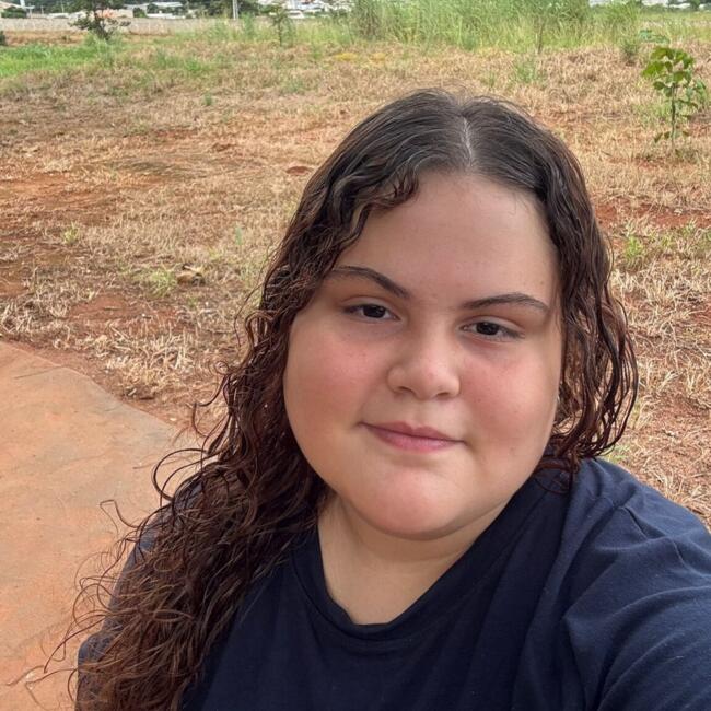 Babá em Paracatu: Lara Moreira