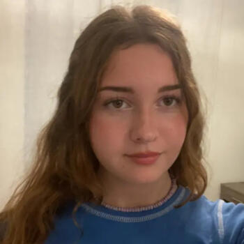 Babysitter in Farnham: Heather