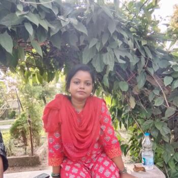 Nanny in Mādāri Hāt: Marjina