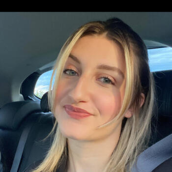 Babysitter in Lille: Leane