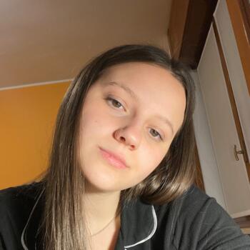 Babysitter a Paternò: Flavia