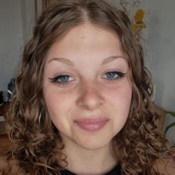 Babysitter in Brežice: Larisa