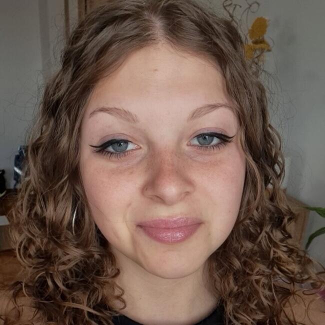 Babysitter in Brežice: Larisa