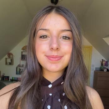 Babysitter in Bazouges-sur-le-Loir: Perrine