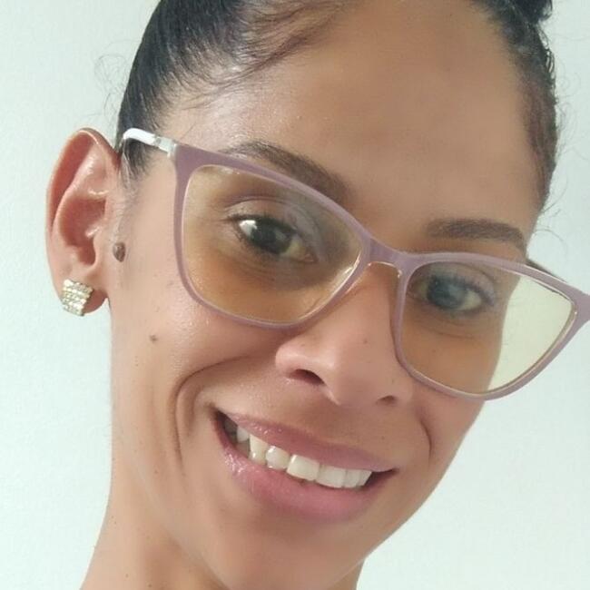 Babysitter in Sete Lagoas: Aline