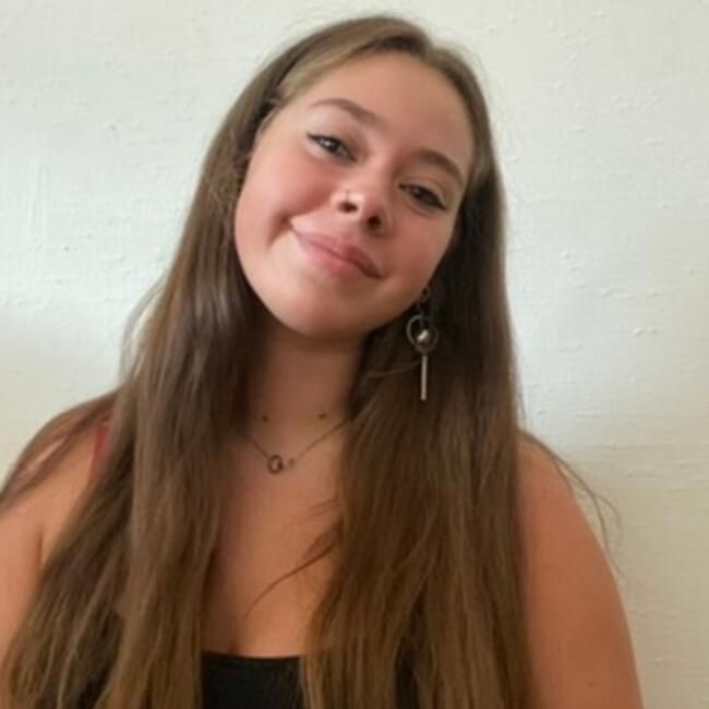 Babysitter in Woluwe-Saint-Lambert/Sint-Lambrechts-Woluwe: Laura