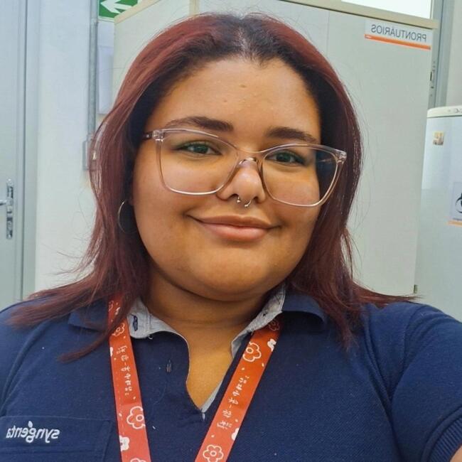 Babá em Uberlândia: Évellyn Yara