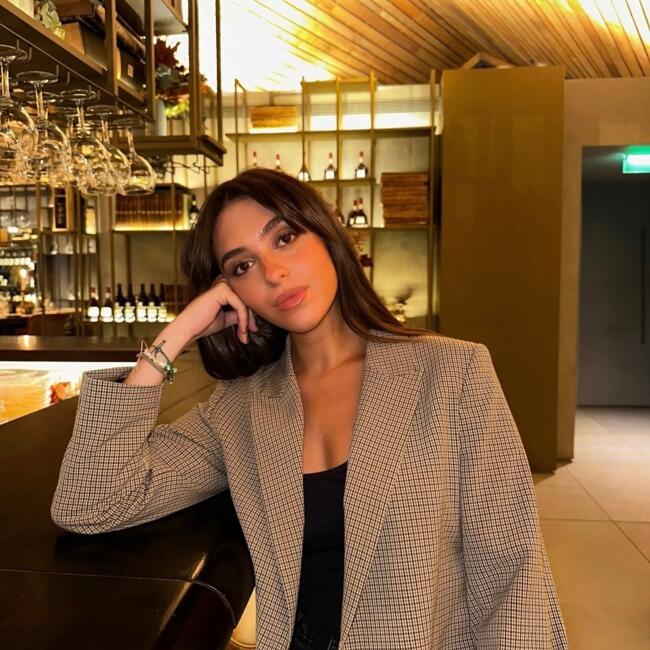 Babysitter in Le Chesnay: Victoria