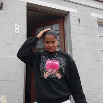 Babysitter in Mitchells Plain: Mickyle