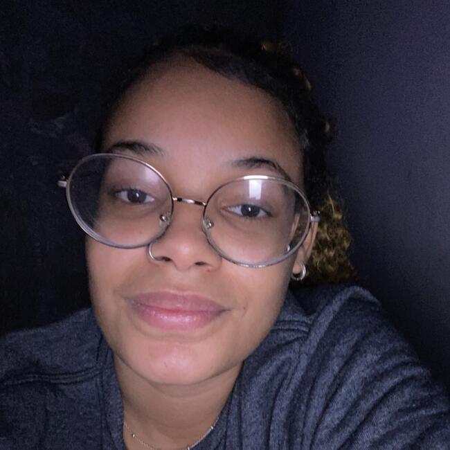 Babá em Guarujá: Giovana