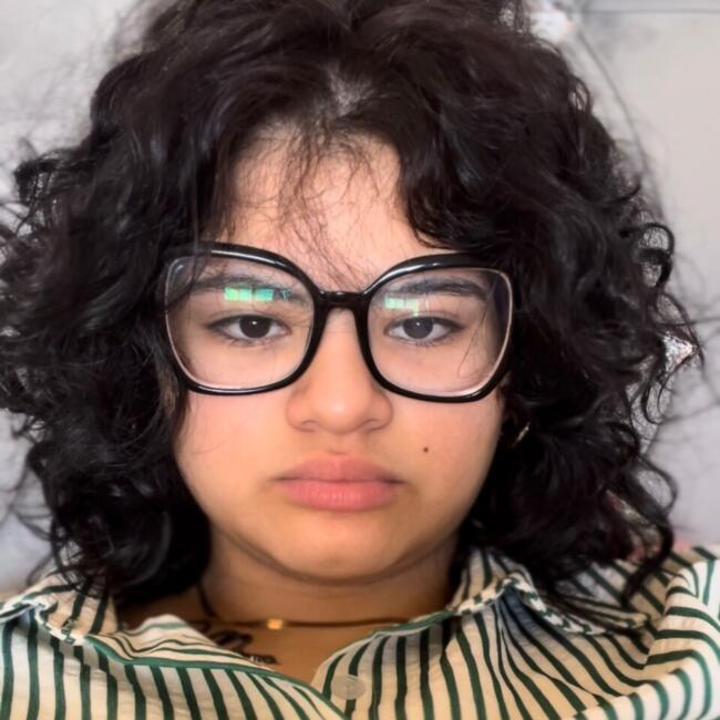 Babysitter in La Joya: Iris