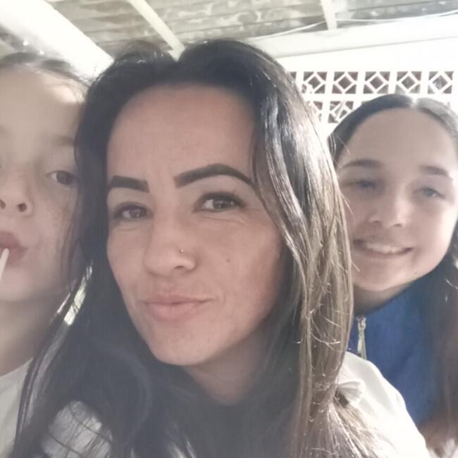Babá em Guaratuba: Emanuella