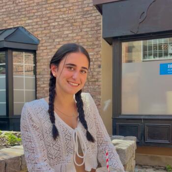 Babysitter Burlington: Alina