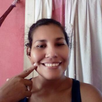 Babysitter in Manaus: Débora