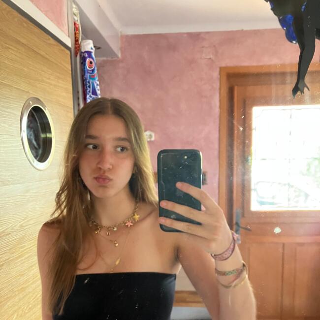 Babysitter in Valenciennes: Zelie