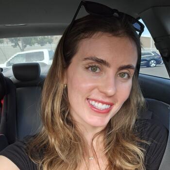 Babysitter in Anaheim: Sarah