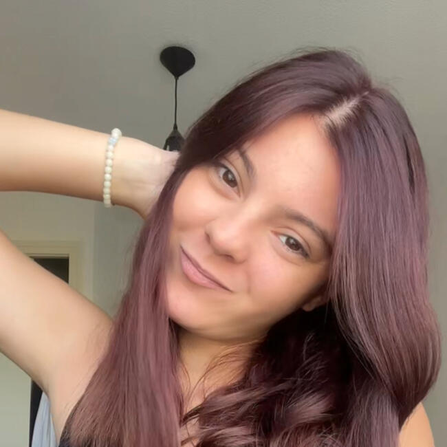 Babysitter in Chambray-lès-Tours: Elena