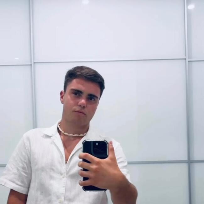 Babysitter in Oviedo: Diego