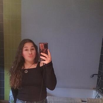 Babysitter in Limerzel: Naphadora