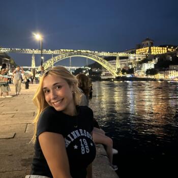 Babysitter in Porto: Kiara