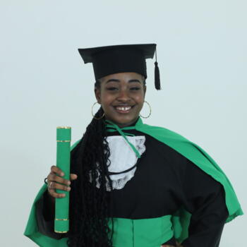 Babá em Salvador: Evellin