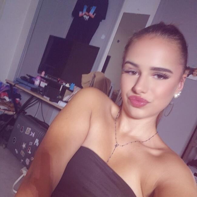 Babysitter in Souprosse: Kaytline