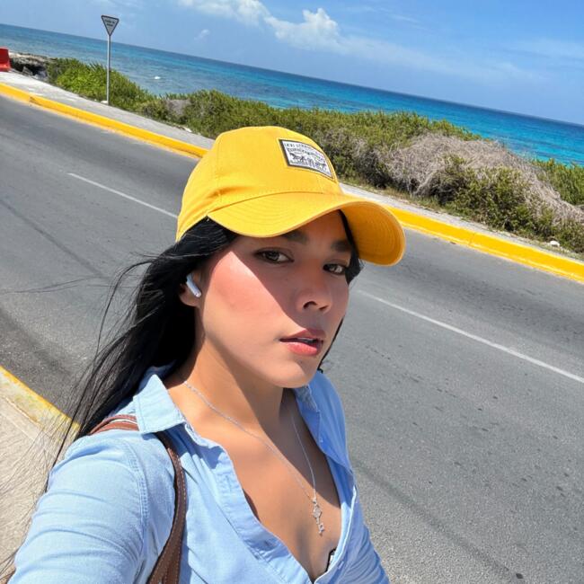 Babysitter in Isla Mujeres: Naomy