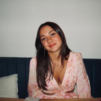 Babysitter in La Rochelle: Lola