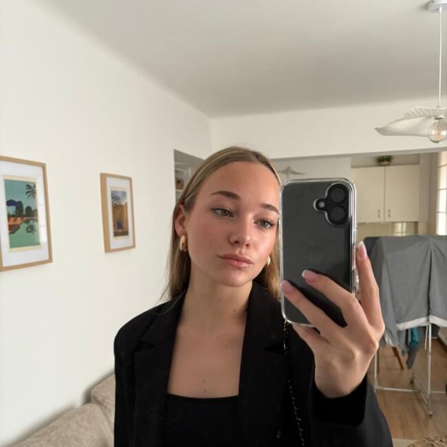 Babysitter in Marseille: Lucie